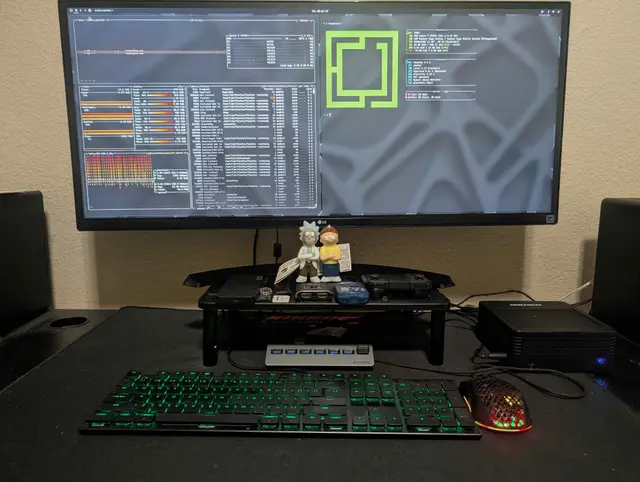Omarchy on my Minisforum x500